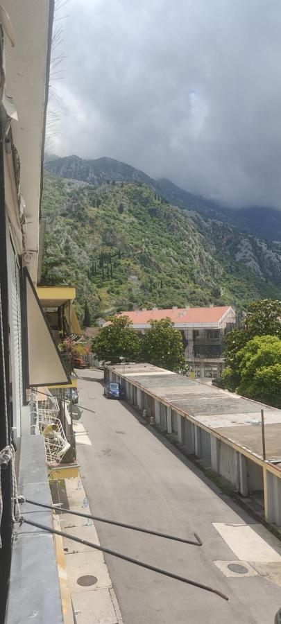Apartment Oaza Kotor Buitenkant foto